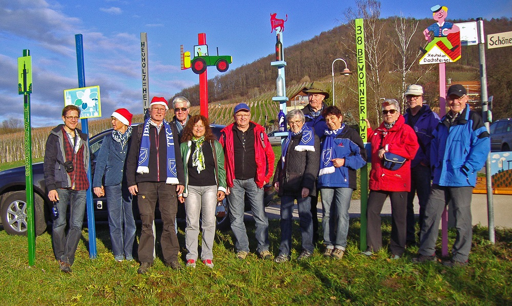 Mehr über den Artikel erfahren TTCler wandern durch die Weinberge bei Heuholz auf 49° 8´ Nord