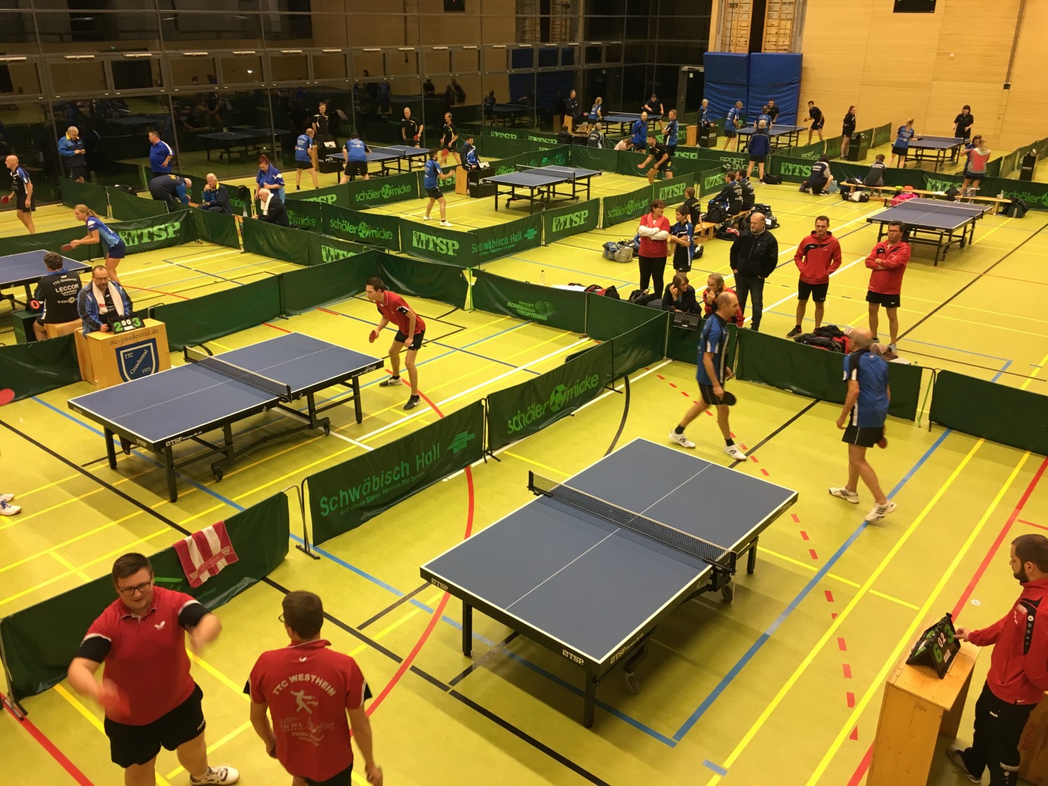 You are currently viewing Volle Sporthalle