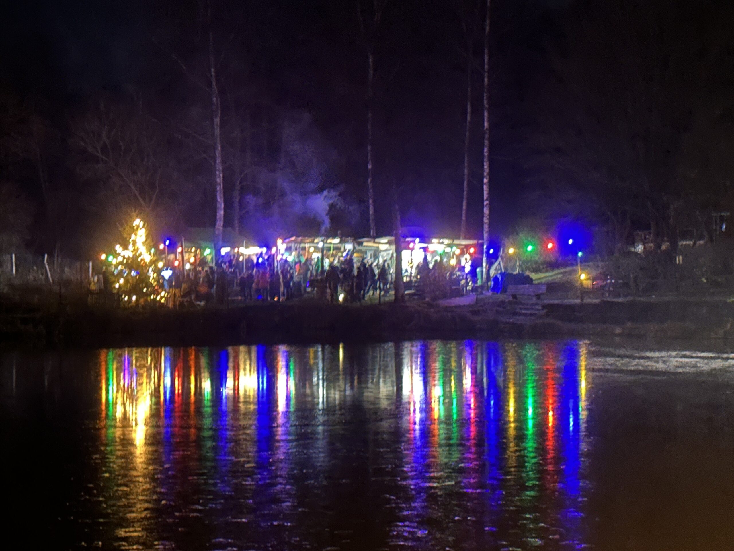 Read more about the article Tolles Ambiente bei der 2. Gnadentaler See-Weihnacht