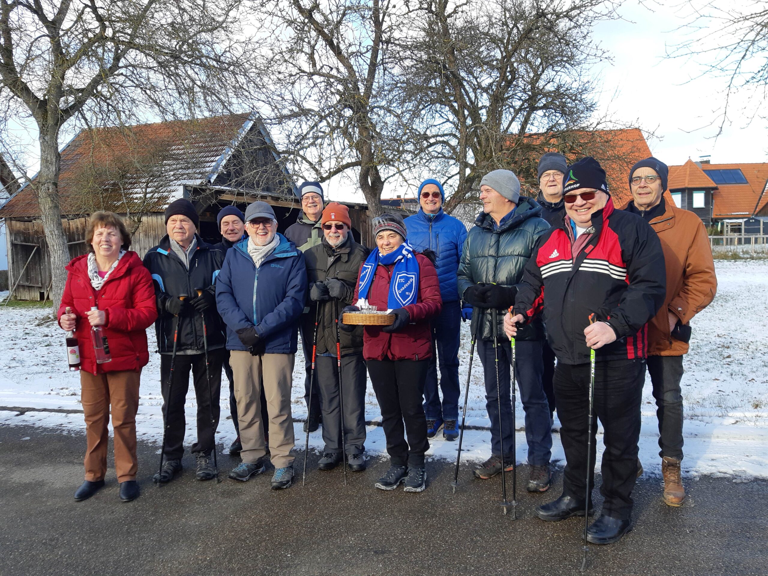 Mehr über den Artikel erfahren Wanderung und Jahresanstoss der TTC-Fitnessturner