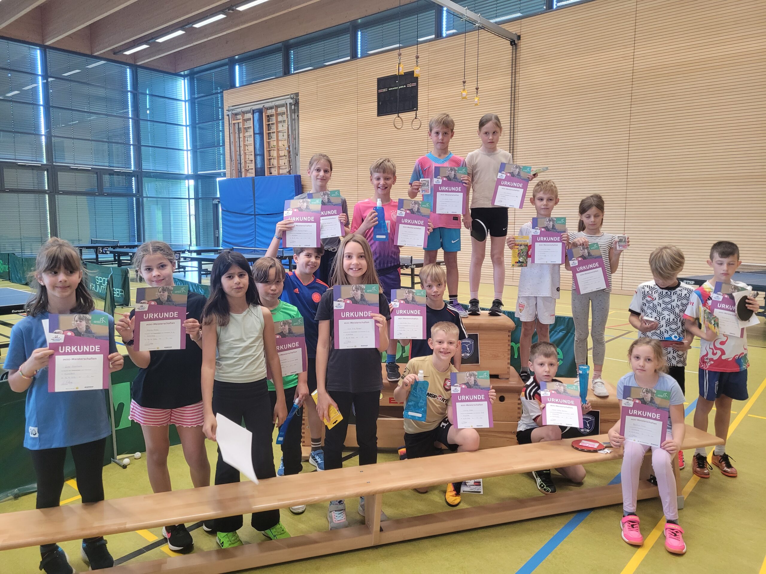Mehr über den Artikel erfahren Knapp 50 Kids bei den Tischtennis-Minimeisterschaften dabei